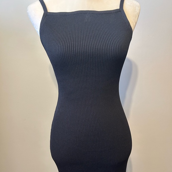 Athena black knit midi dress - Picture 3 of 7